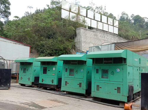 澄海先进的应急发电机系统中智能监测和控制系统如何确保电压稳定？